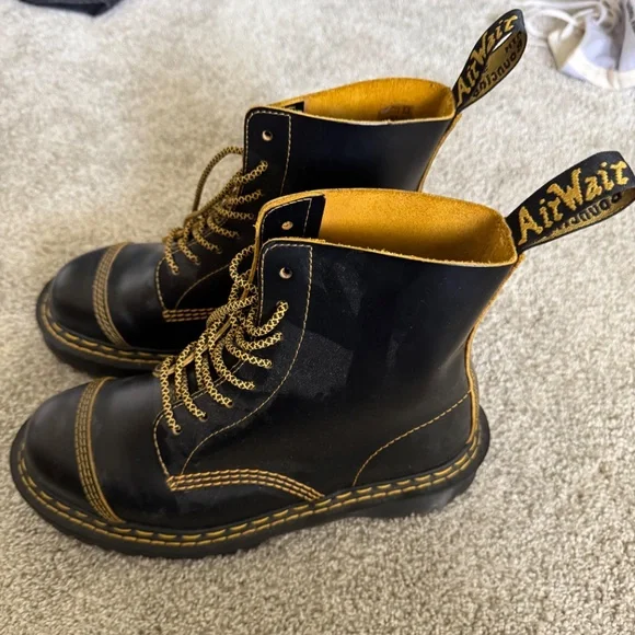 Dr Martens 1460 Pascal Yellow Stitch Black Leather Boots Mens Sz 8/Women's 9 - Picture 5 of 7